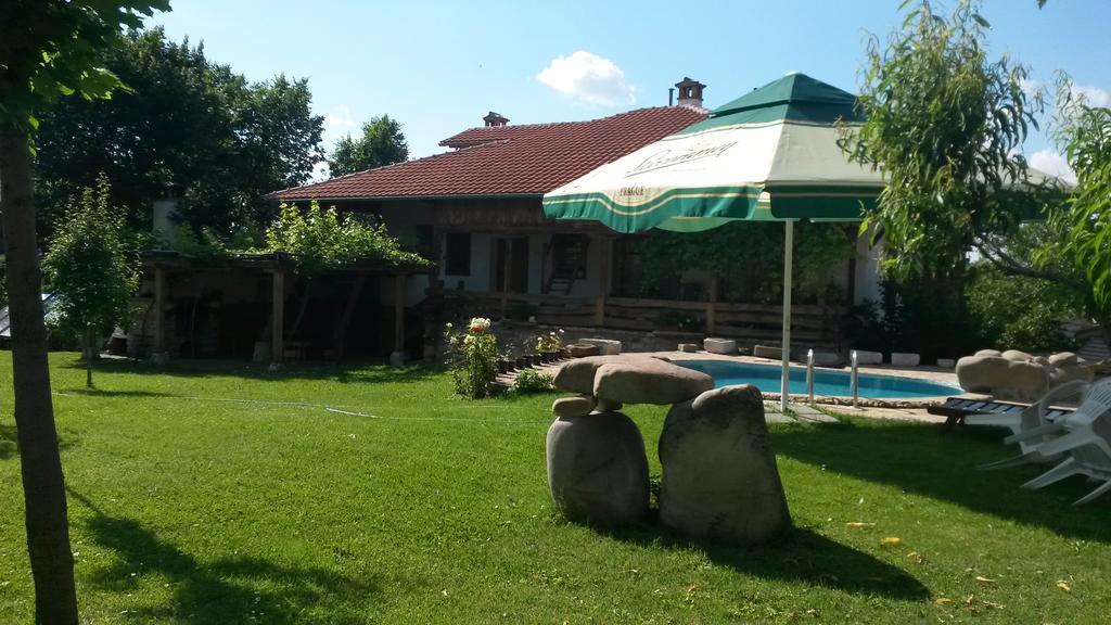 Hotel Pri Chakara Arbanasi Buitenkant foto