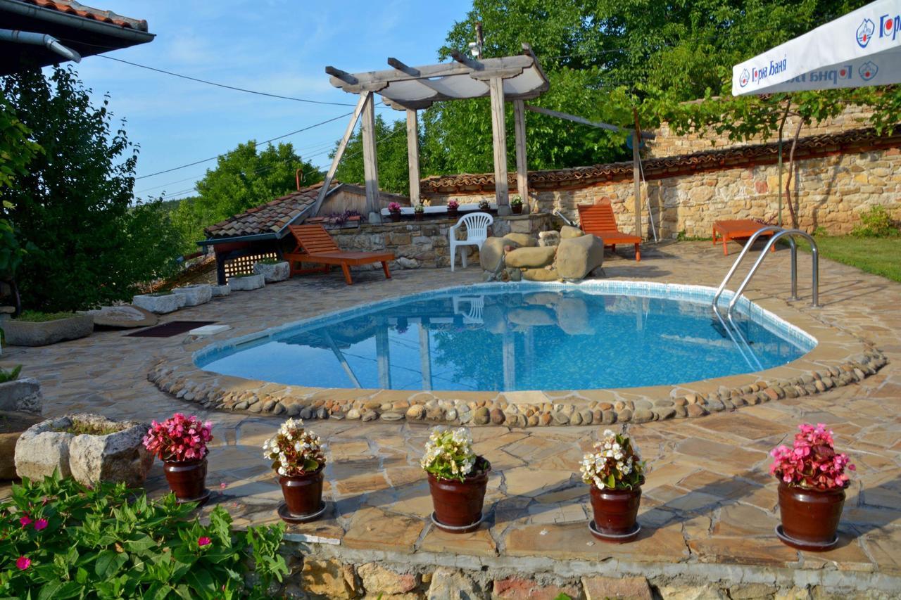 Hotel Pri Chakara Arbanasi Buitenkant foto