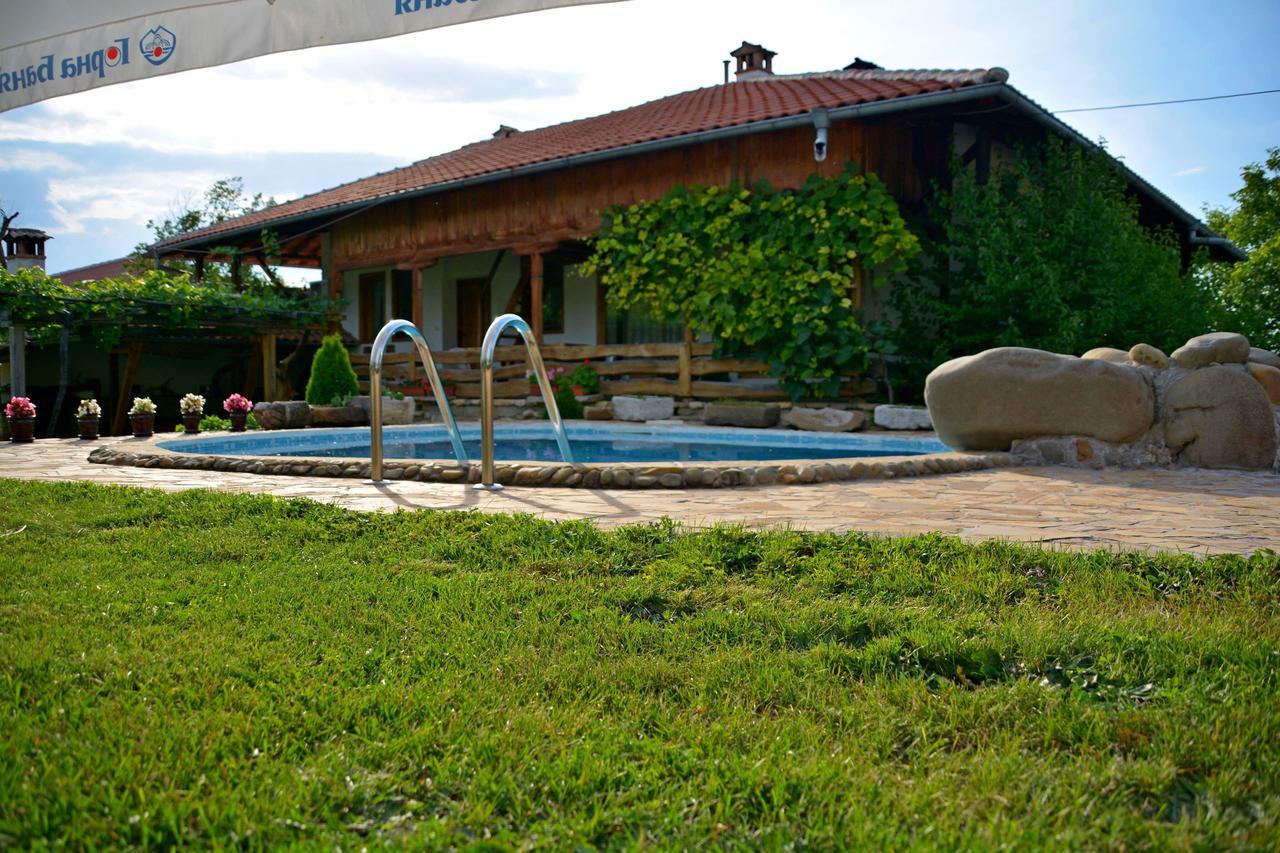 Hotel Pri Chakara Arbanasi Buitenkant foto